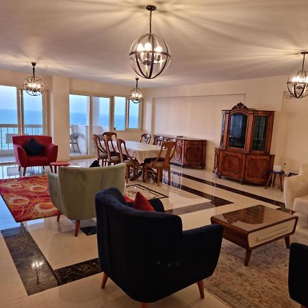 Alex Sea View Apartment - Families Only อเล็กซานเดรีย ภายนอก รูปภาพ