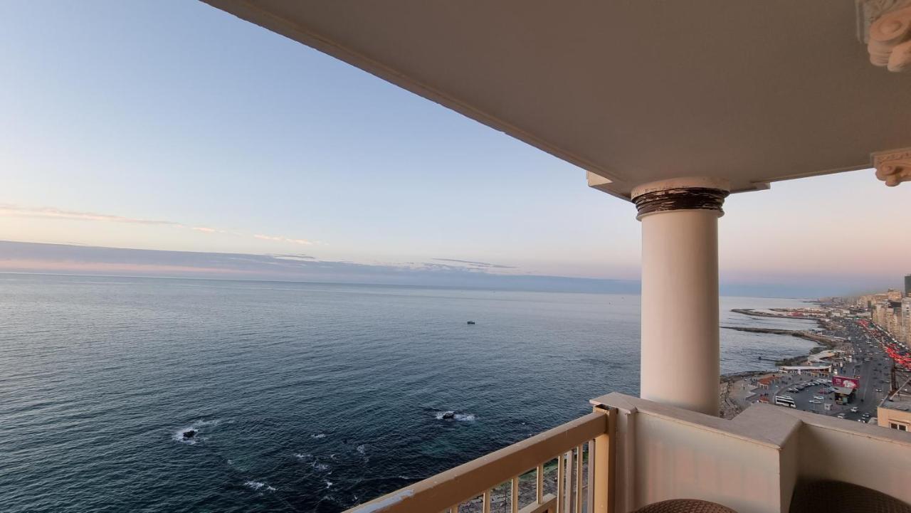 Alex Sea View Apartment - Families Only อเล็กซานเดรีย ภายนอก รูปภาพ