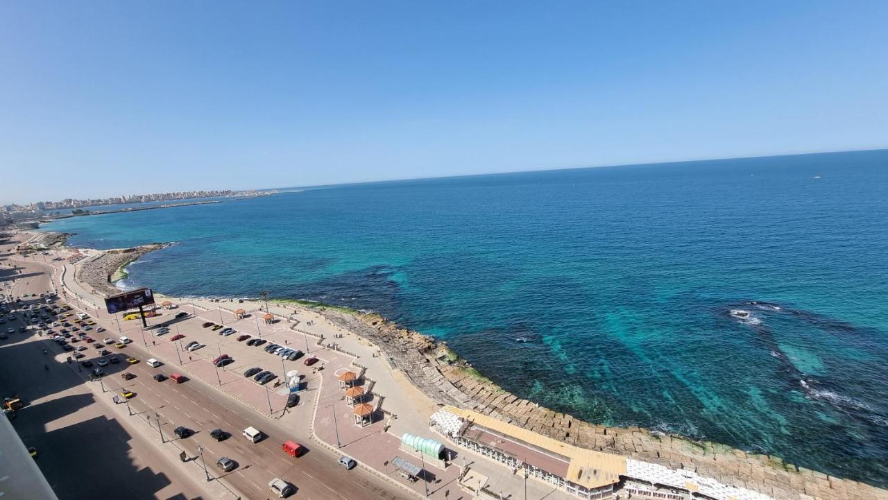 Alex Sea View Apartment - Families Only อเล็กซานเดรีย ภายนอก รูปภาพ