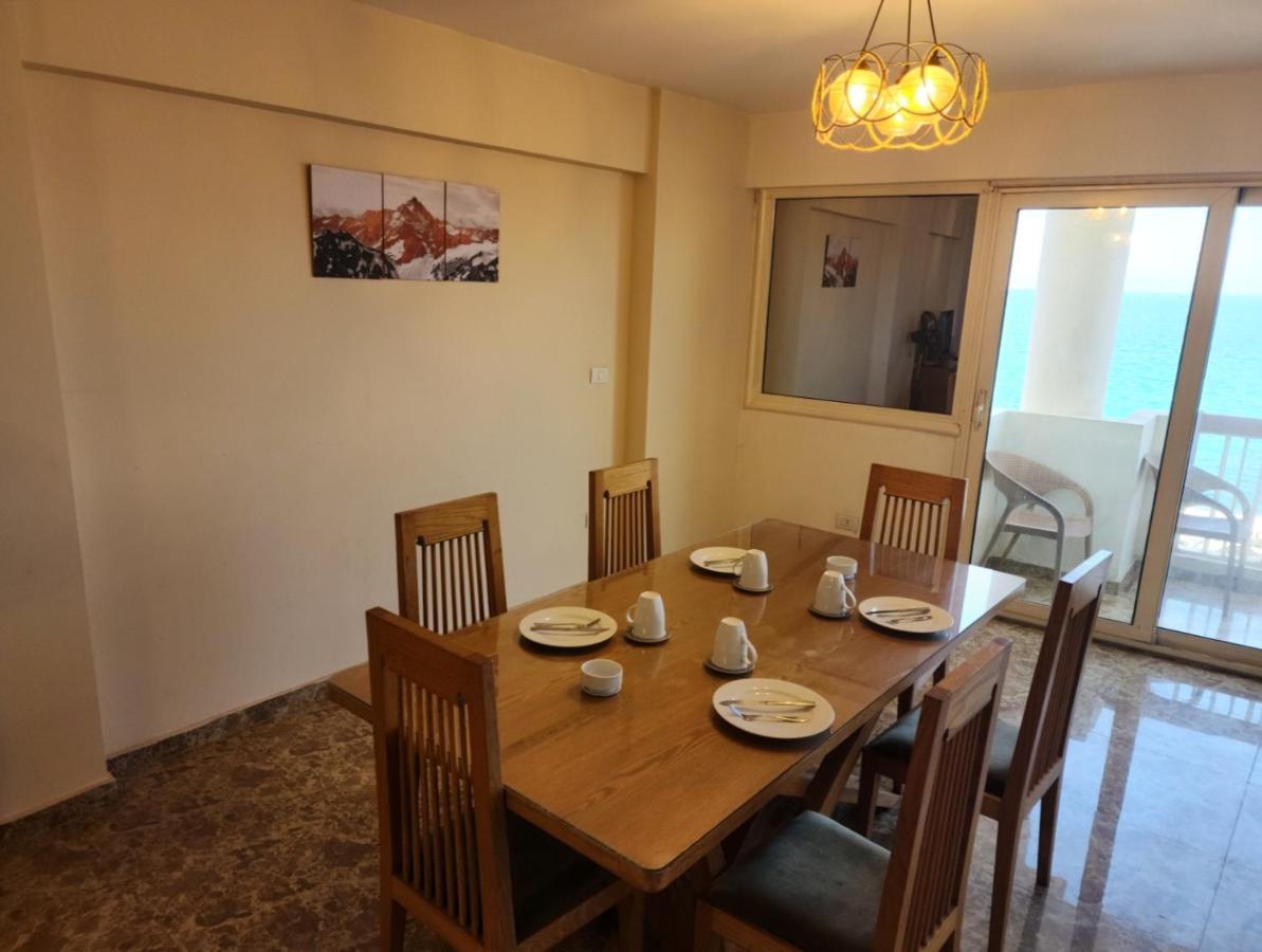 Alex Sea View Apartment - Families Only อเล็กซานเดรีย ภายนอก รูปภาพ